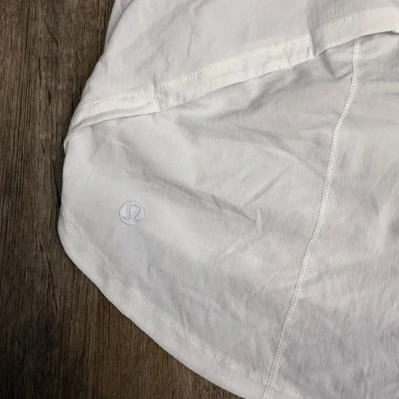 Lululemon • Speed Up Low Rise Lined Shorts - Picture 10 of 11